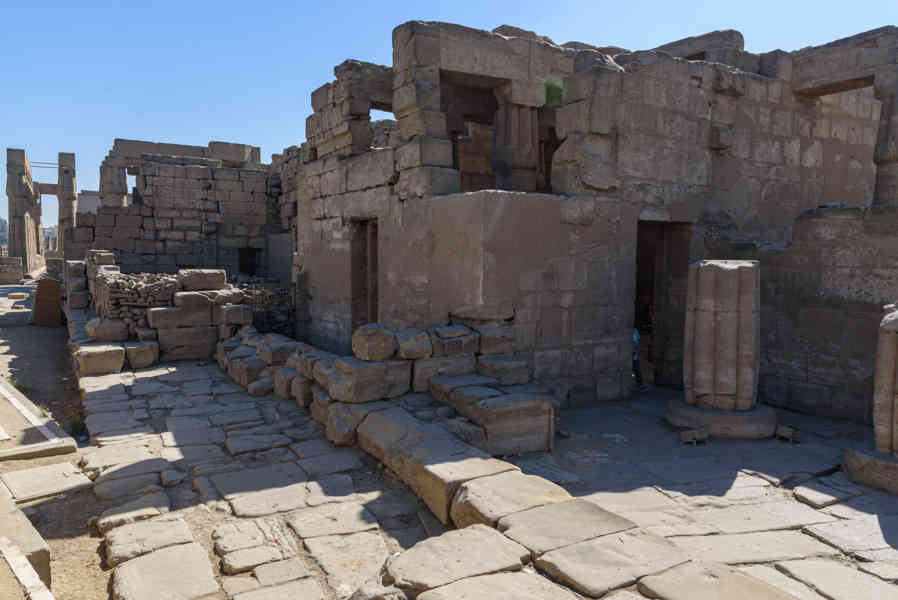 Egipto 116 - Luxor - Templo de Luxor.jpg